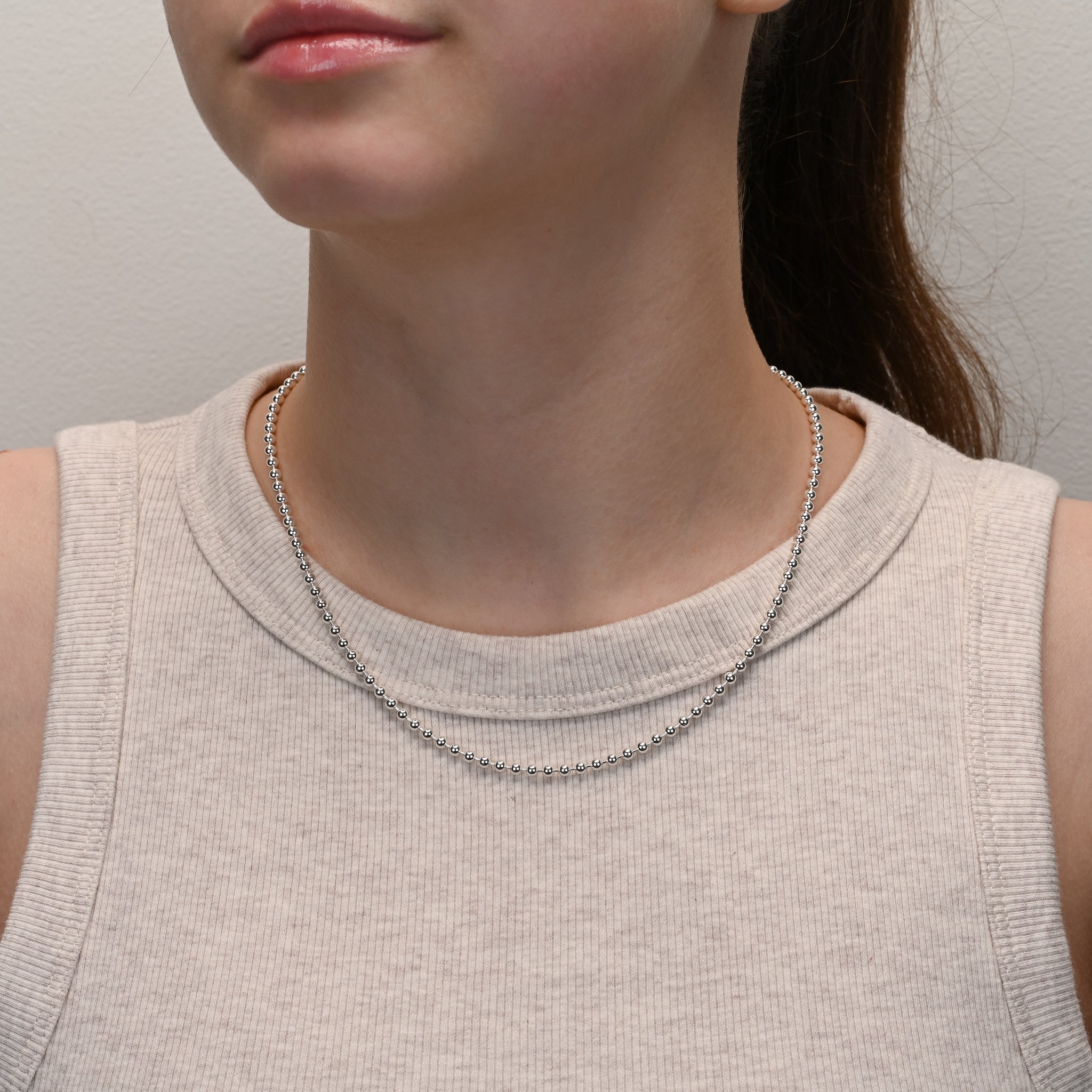 Side view of Silver Ball chain 3mm