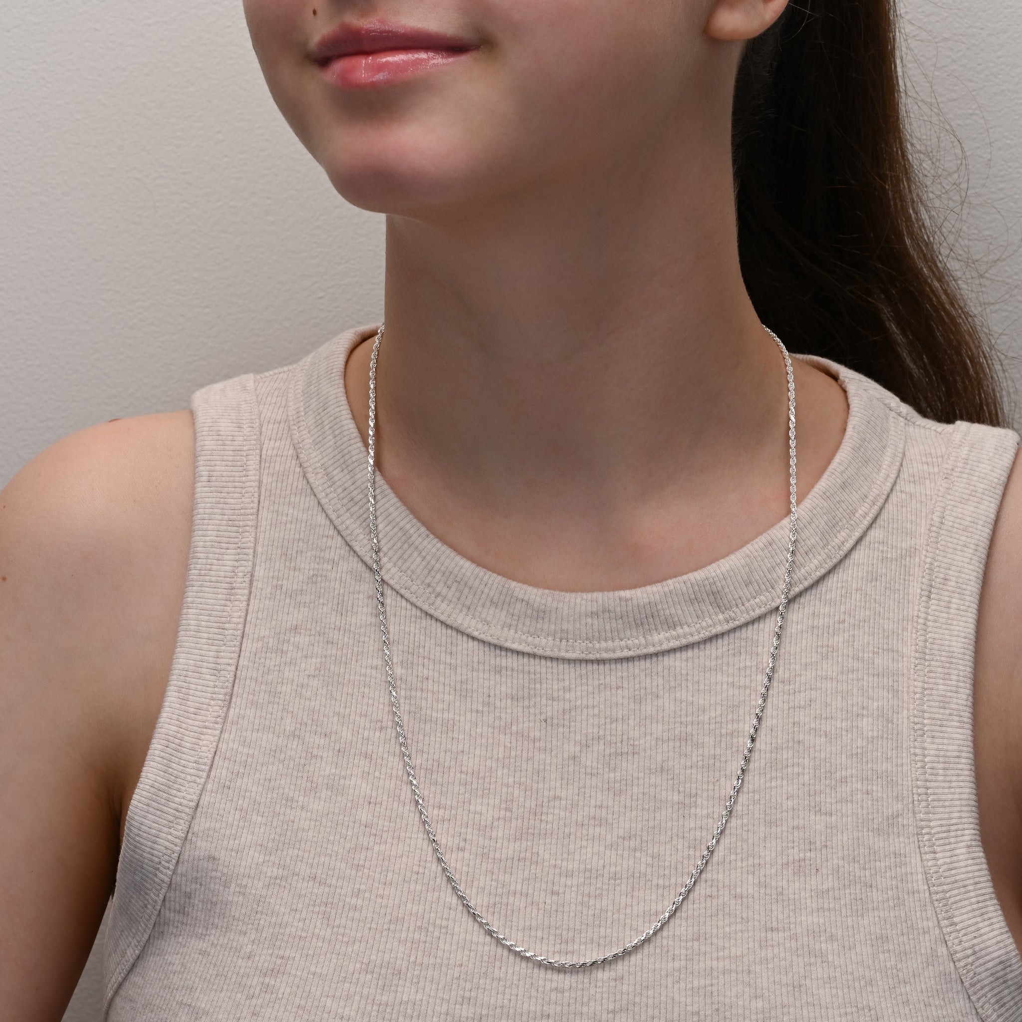 Side view of Silver Chain Rope
