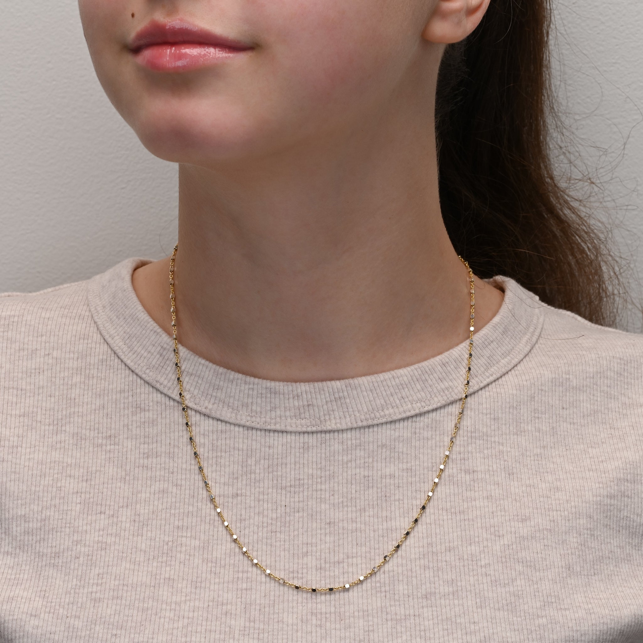 Side view of Yellow Gold Chain with Rhodium Cube Beads