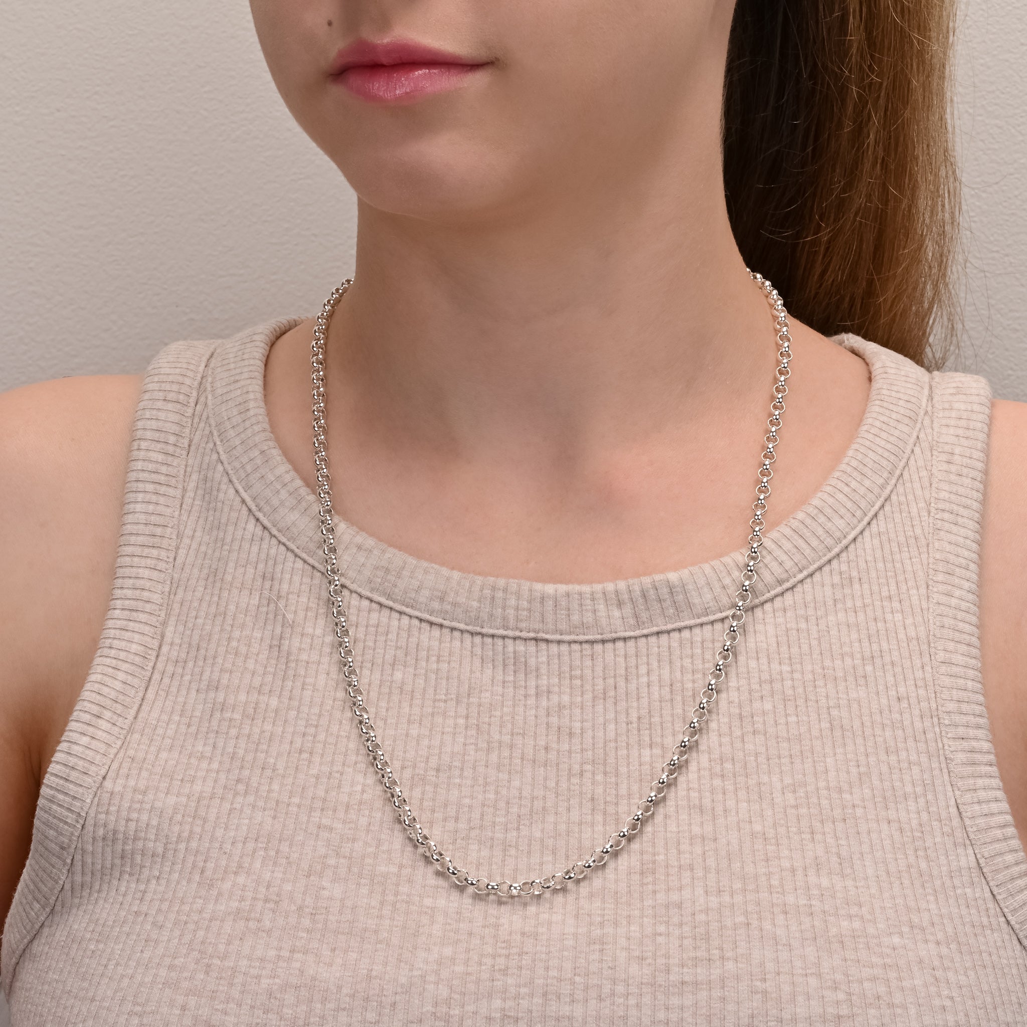 Alternate angle of Silver belcher chain with large links 4.5mm