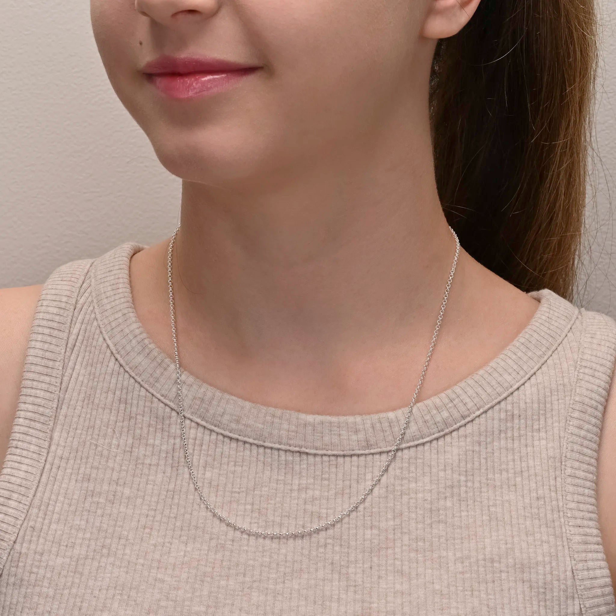 Alternate angle of Small Rolo Link Silver Chain 2.5mm