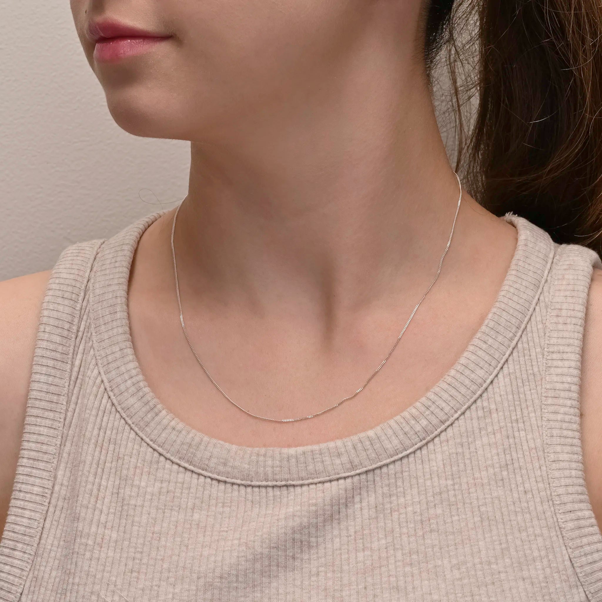 Alternate angle of Very delicate Silver Curb Chain 0.45mm